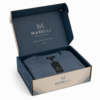 Caja automontable personalizada para ropa | Embalaje Directo Caja automontable personalizada con camiseta en su interior para envíos de ropa y ecommerce premium